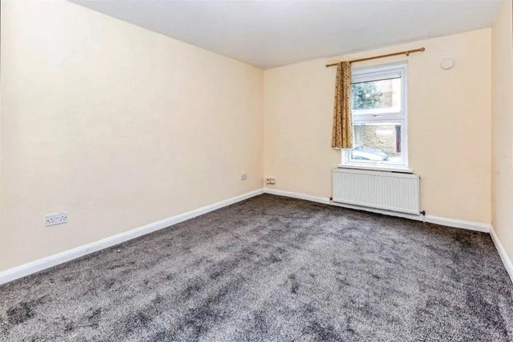 Wyatt Road, Staines-upon-Thames, TW18, photo 6