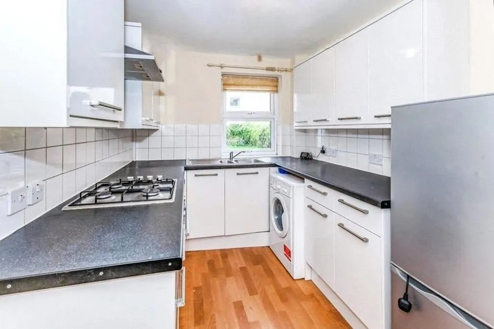 Wyatt Road, Staines-upon-Thames, TW18, photo 5