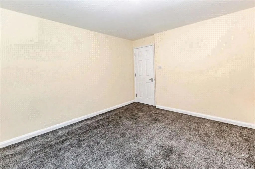 Wyatt Road, Staines-upon-Thames, TW18, photo 8