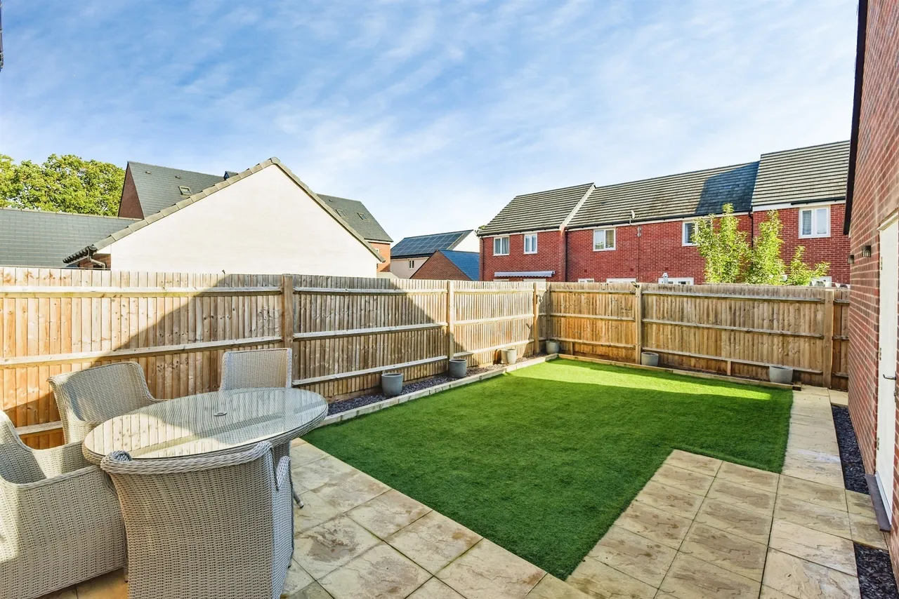 Flint Crescent, Westbury, BA13, photo 2