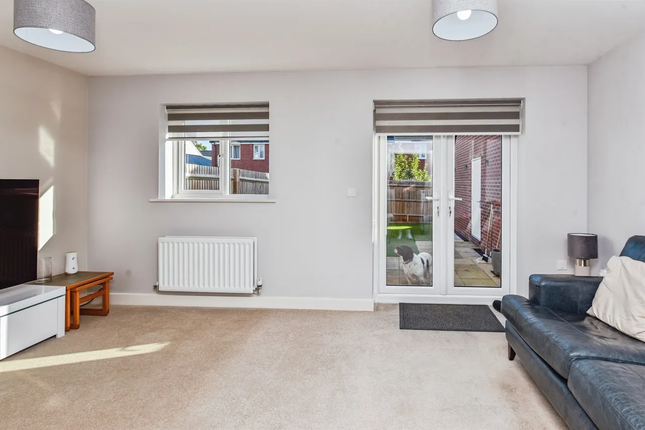 Flint Crescent, Westbury, BA13, photo 6