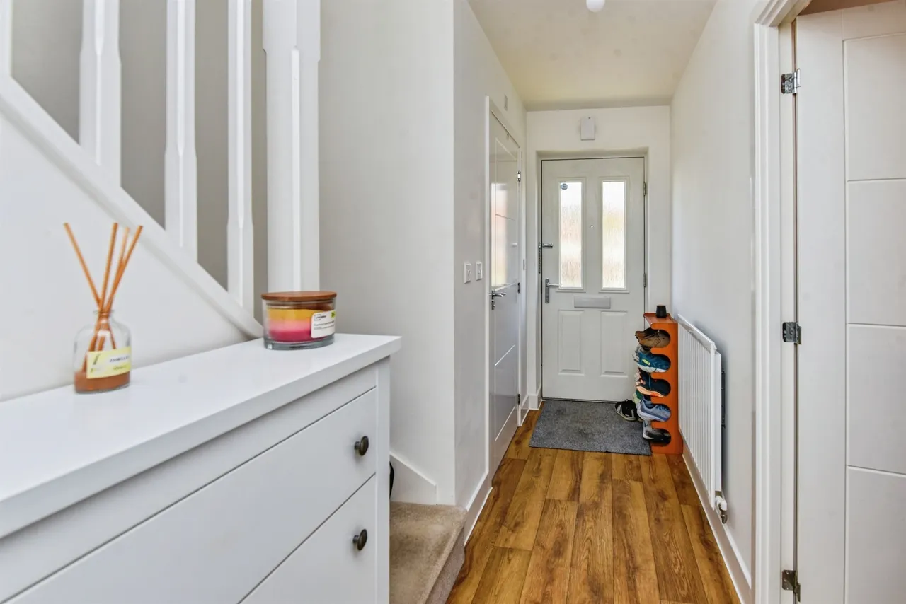 Flint Crescent, Westbury, BA13, photo 5