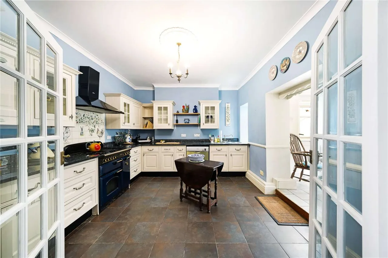 The Beach, Clevedon, North Somerset, BS21 7QU, photo 5