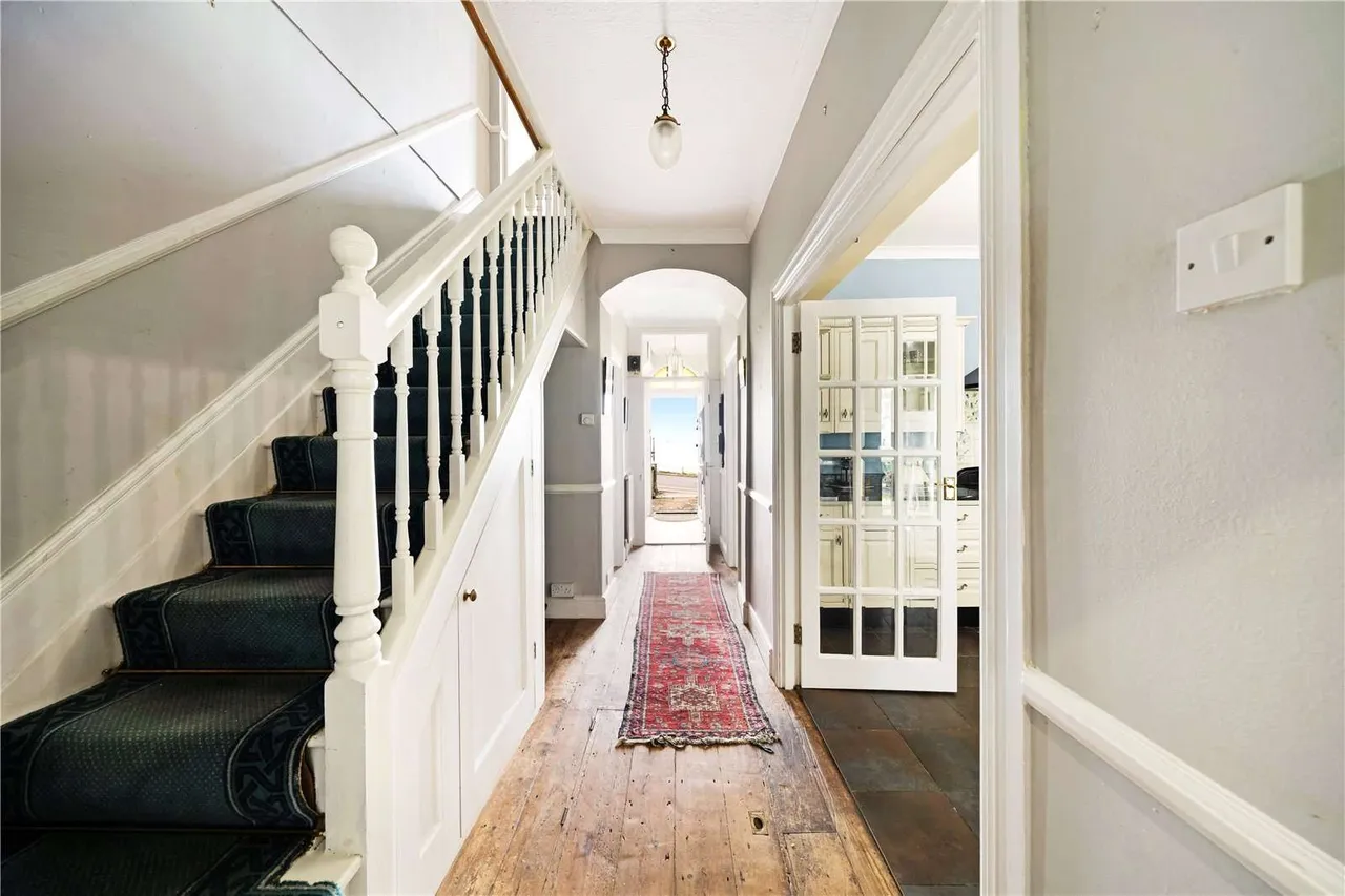 The Beach, Clevedon, North Somerset, BS21 7QU, photo 8