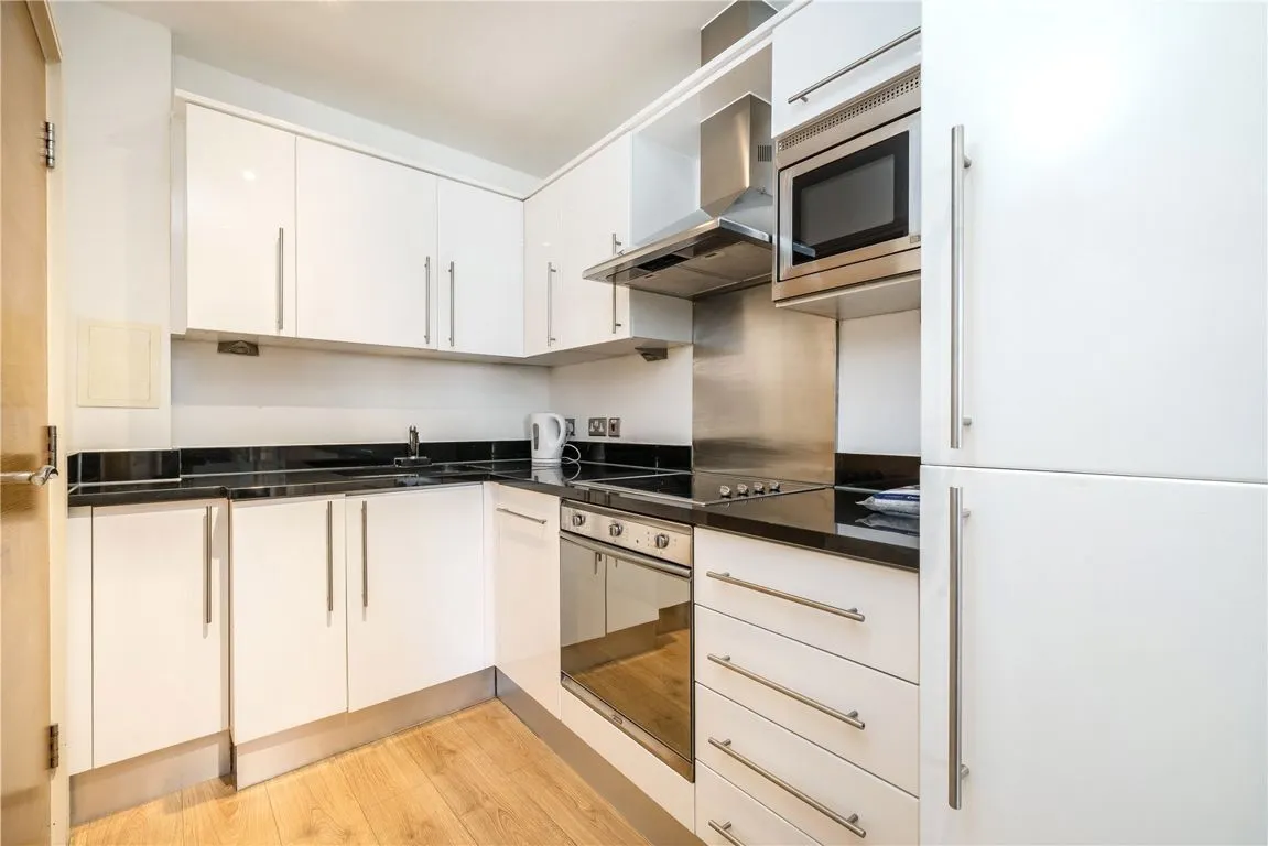 2 bed flat to rent — Marsham Street, London