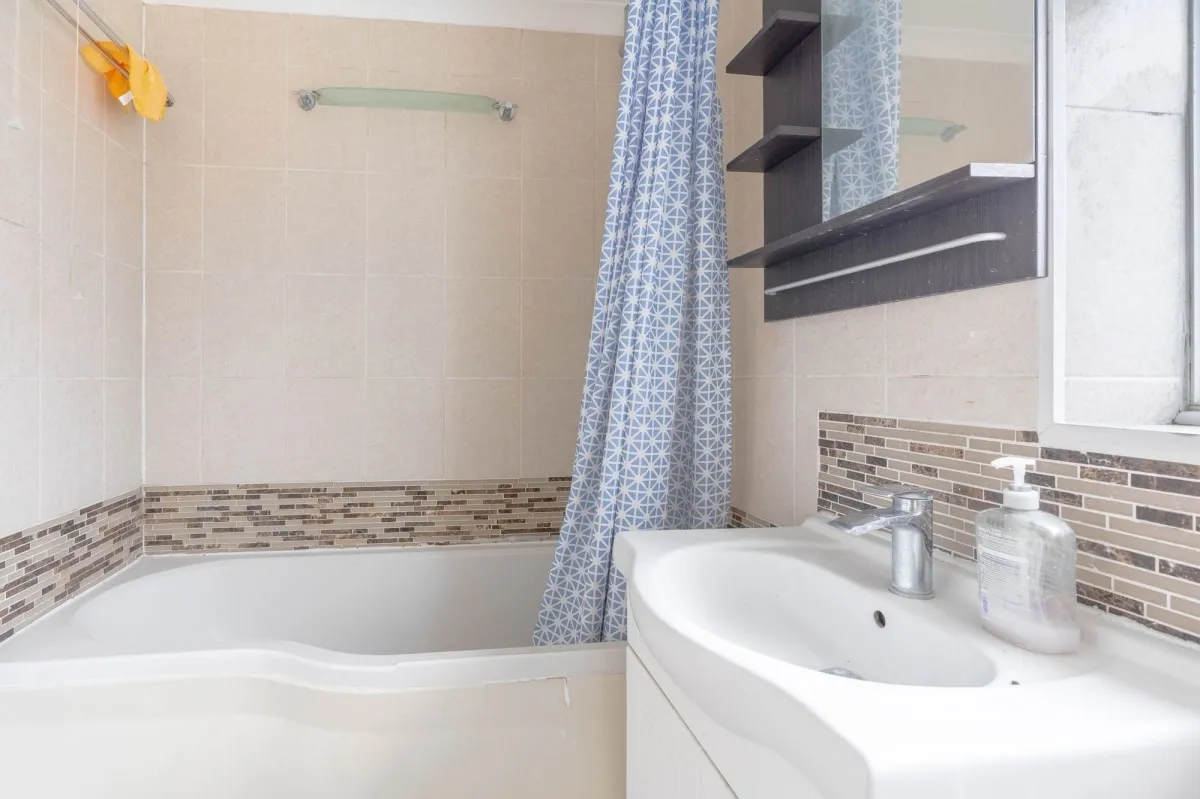Priory Avenue, Swavesey, CB24, photo 10