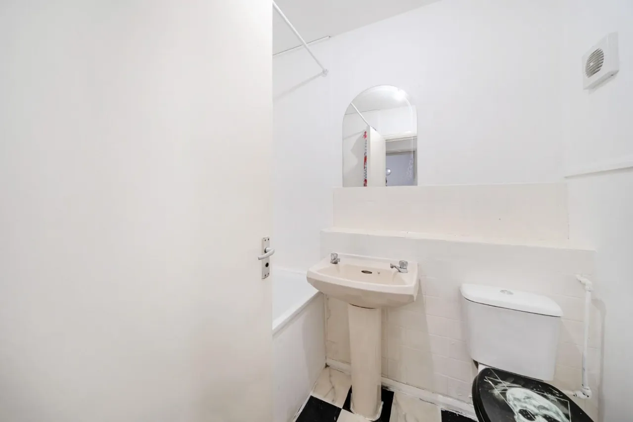 Reachview Close, London, NW1, photo 6