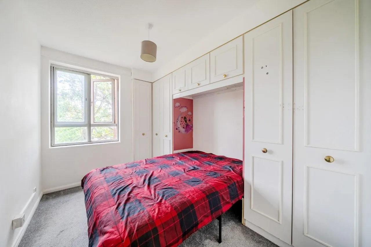 Reachview Close, London, NW1, photo 5