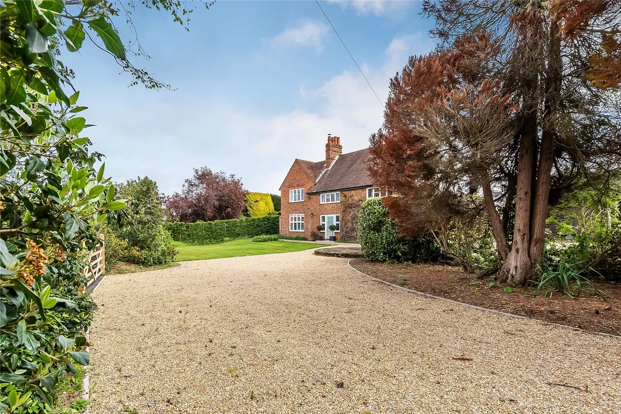 The Street, West Horsley, KT24, photo 19