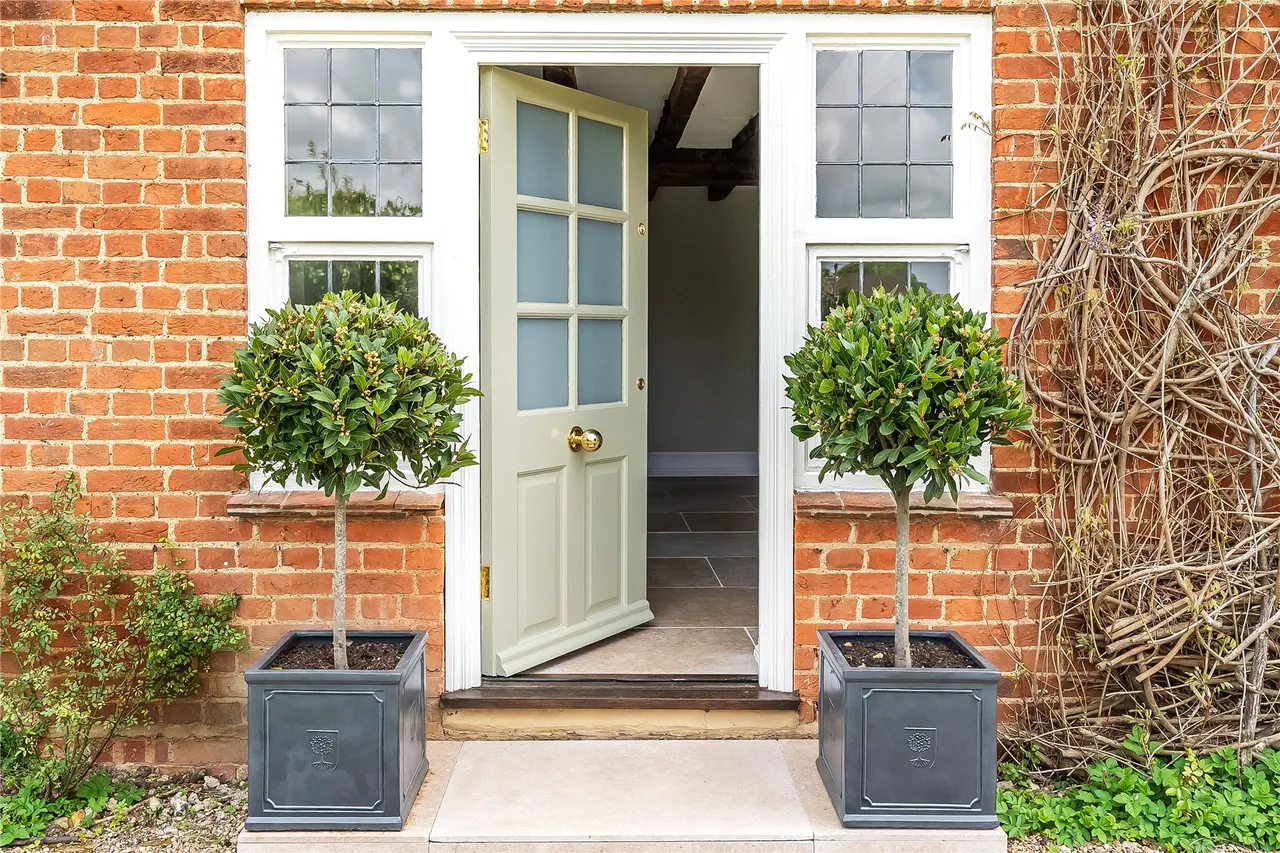 The Street, West Horsley, KT24, photo 16