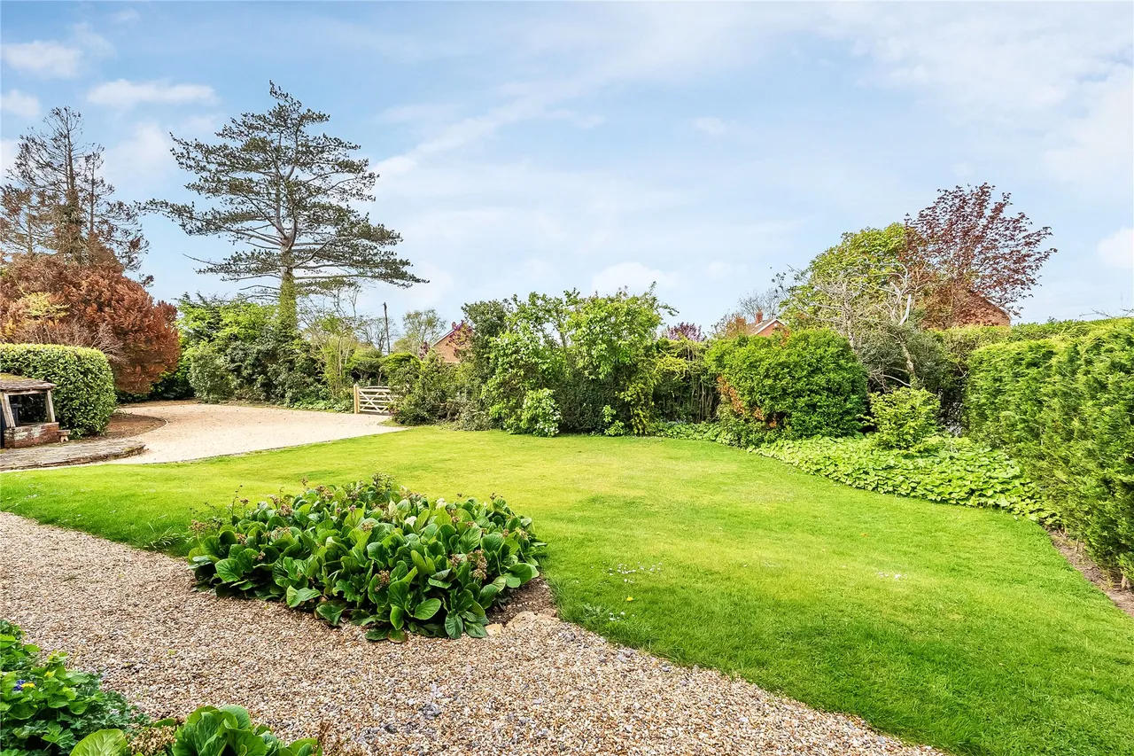 The Street, West Horsley, KT24, photo 21