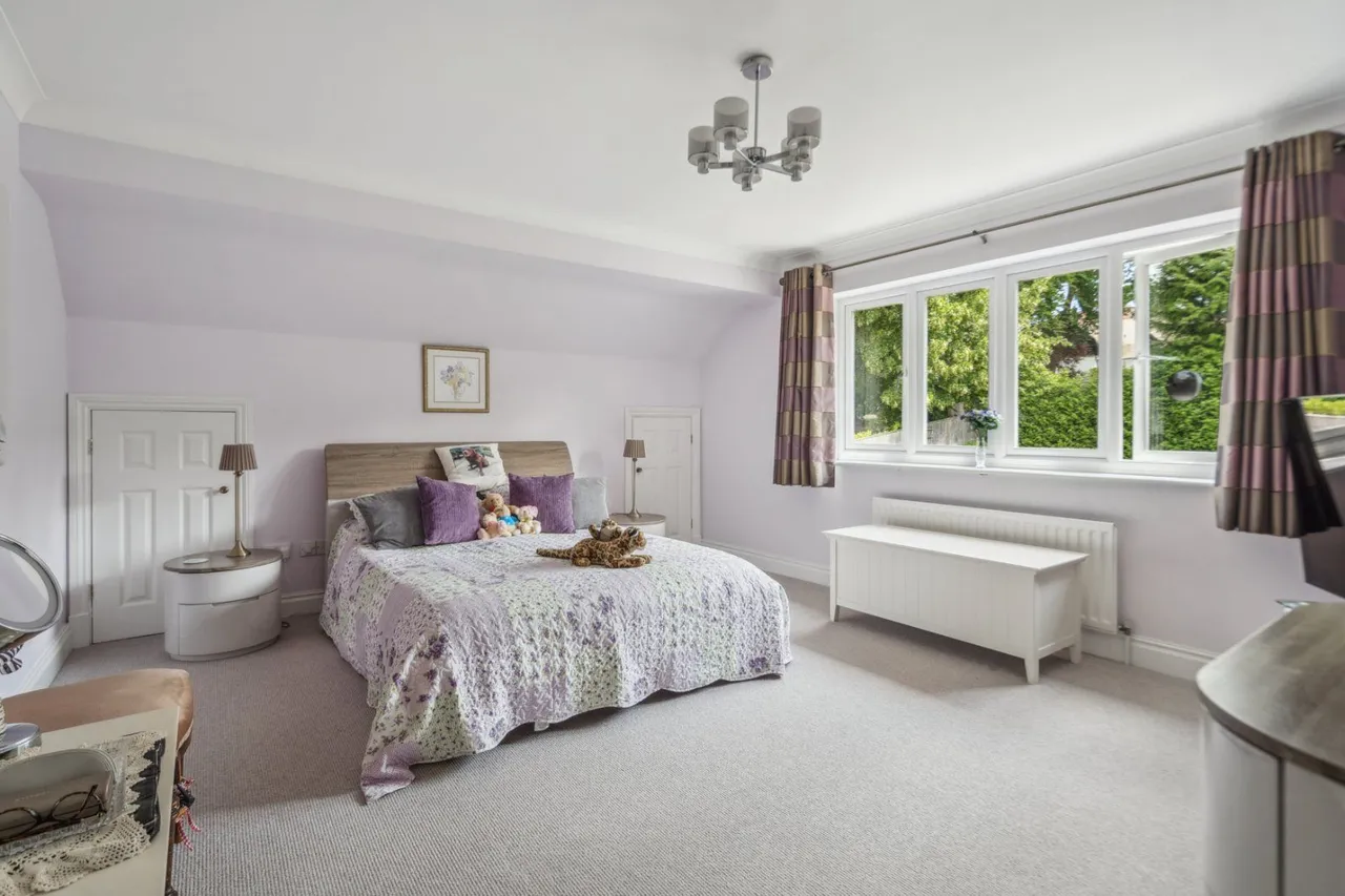 Lincoln Road, Chalfont Heights, Gerrards Cross, Buckinghamshire, SL9 9TQ, photo 5