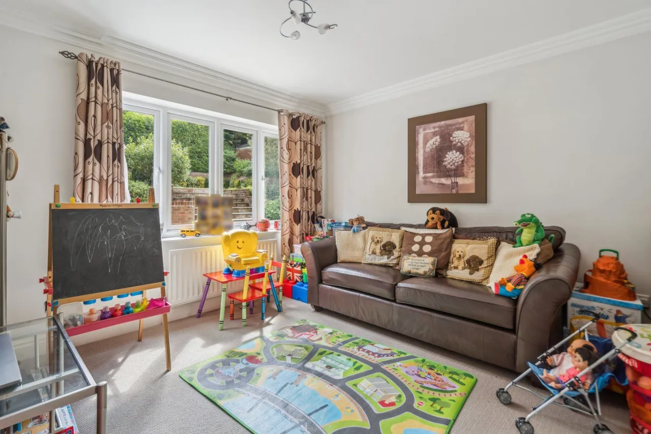 Lincoln Road, Chalfont Heights, Gerrards Cross, Buckinghamshire, SL9 9TQ, photo 10