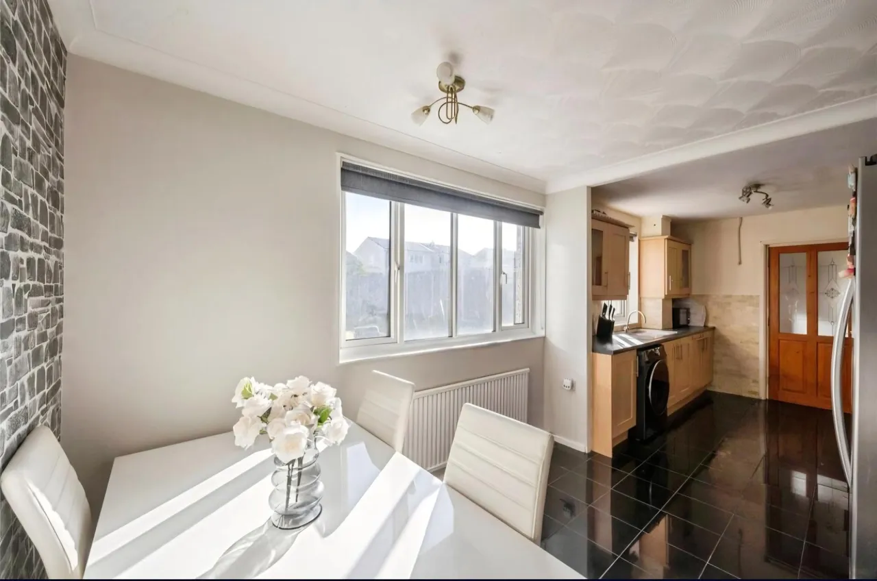 Canterbury Road, Wheatley, DN2, photo 10