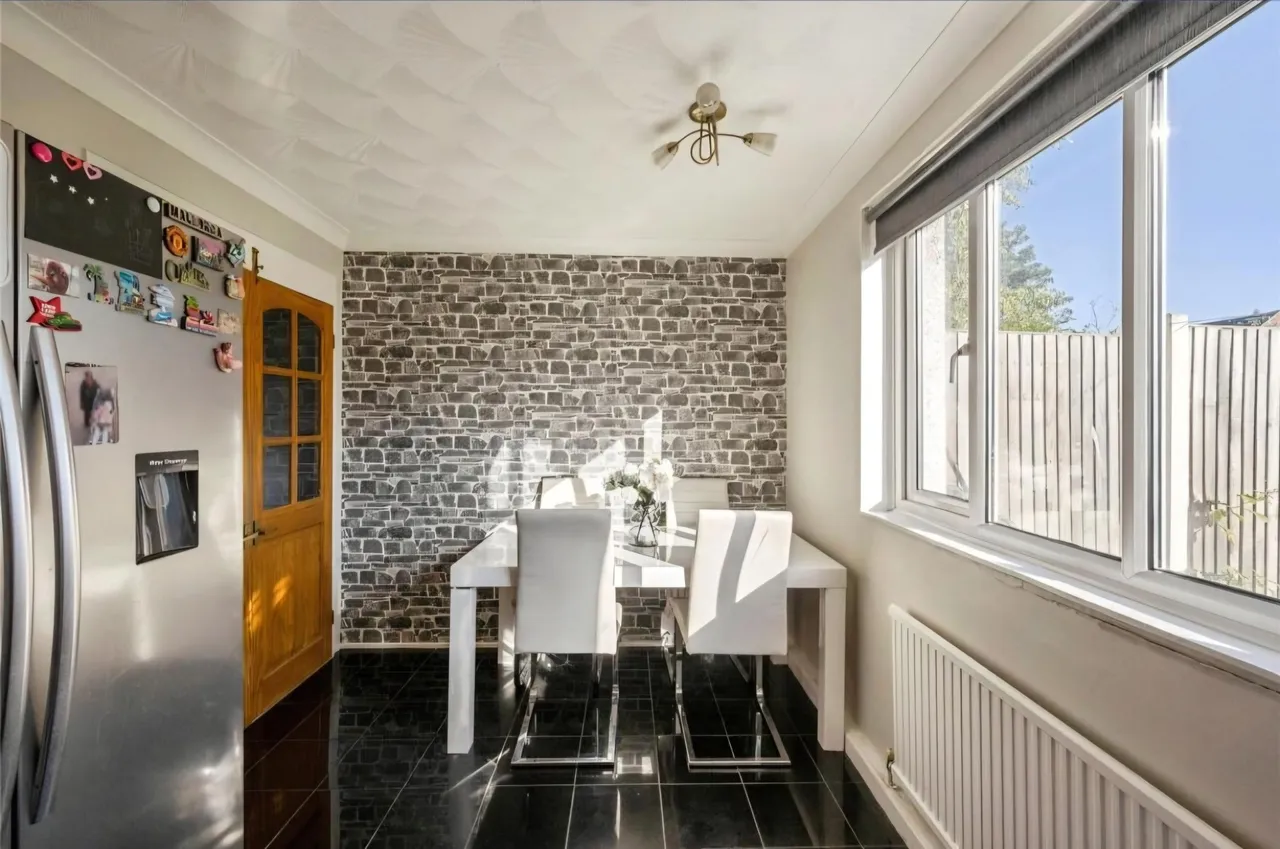 Canterbury Road, Wheatley, DN2, photo 8