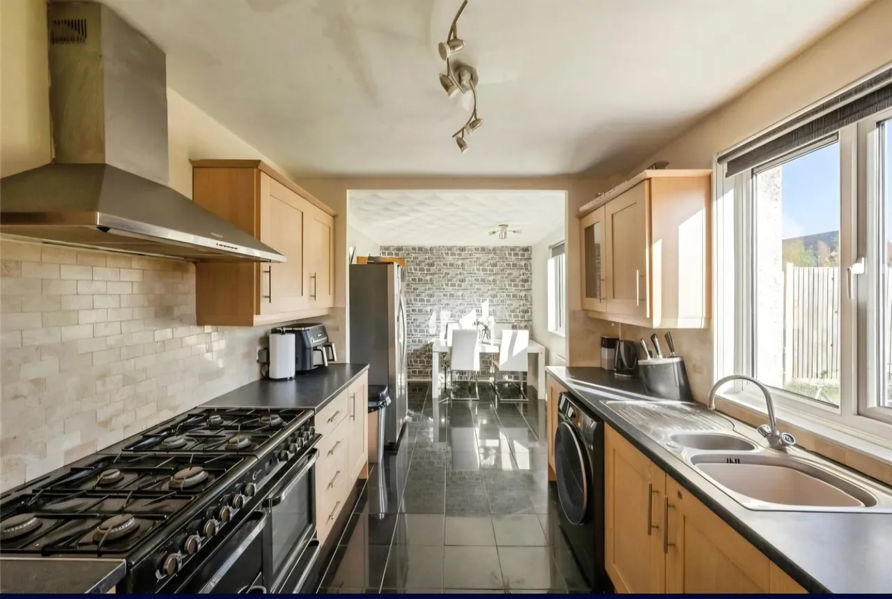 3 bed house for sale, Canterbury Road, Wheatley, DN2