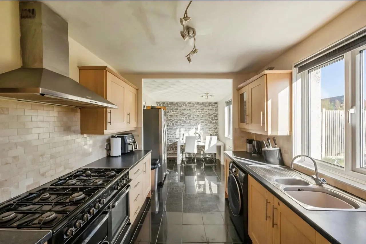 Canterbury Road, Wheatley, DN2, photo 5