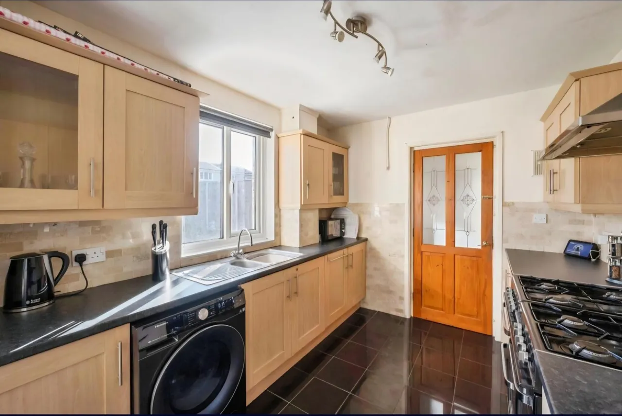 Canterbury Road, Wheatley, DN2, photo 9