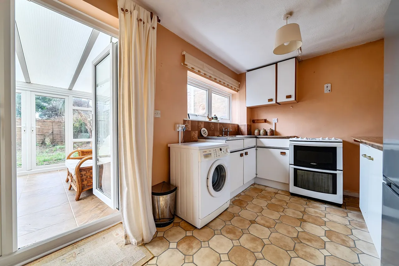 Sidlesham Close, Hayling Island, PO11, photo 6