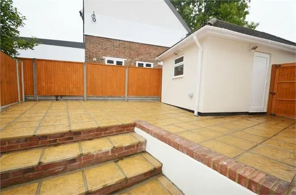 Woodcote Avenue, Mill Hill, photo 16