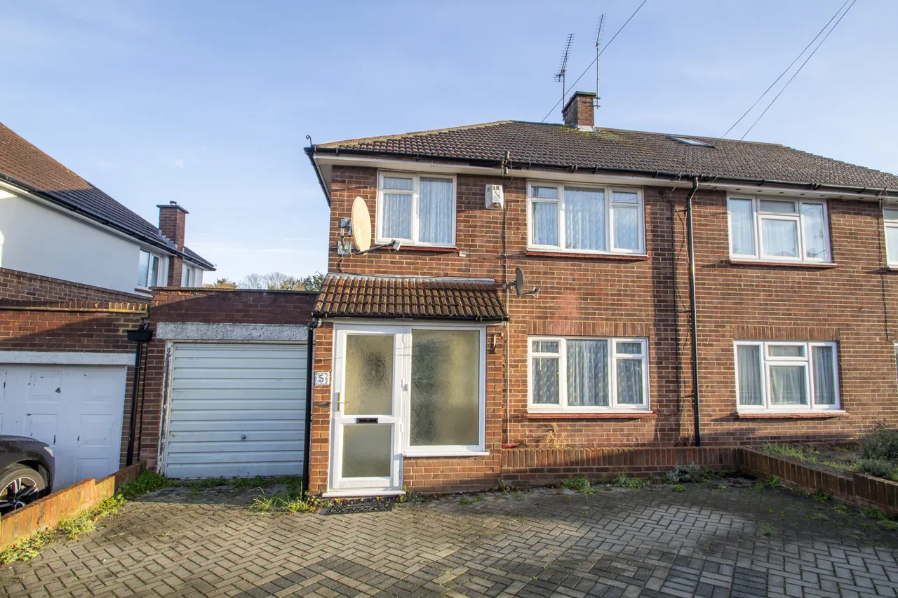 3 bed house for sale — Highbanks Close, Welling