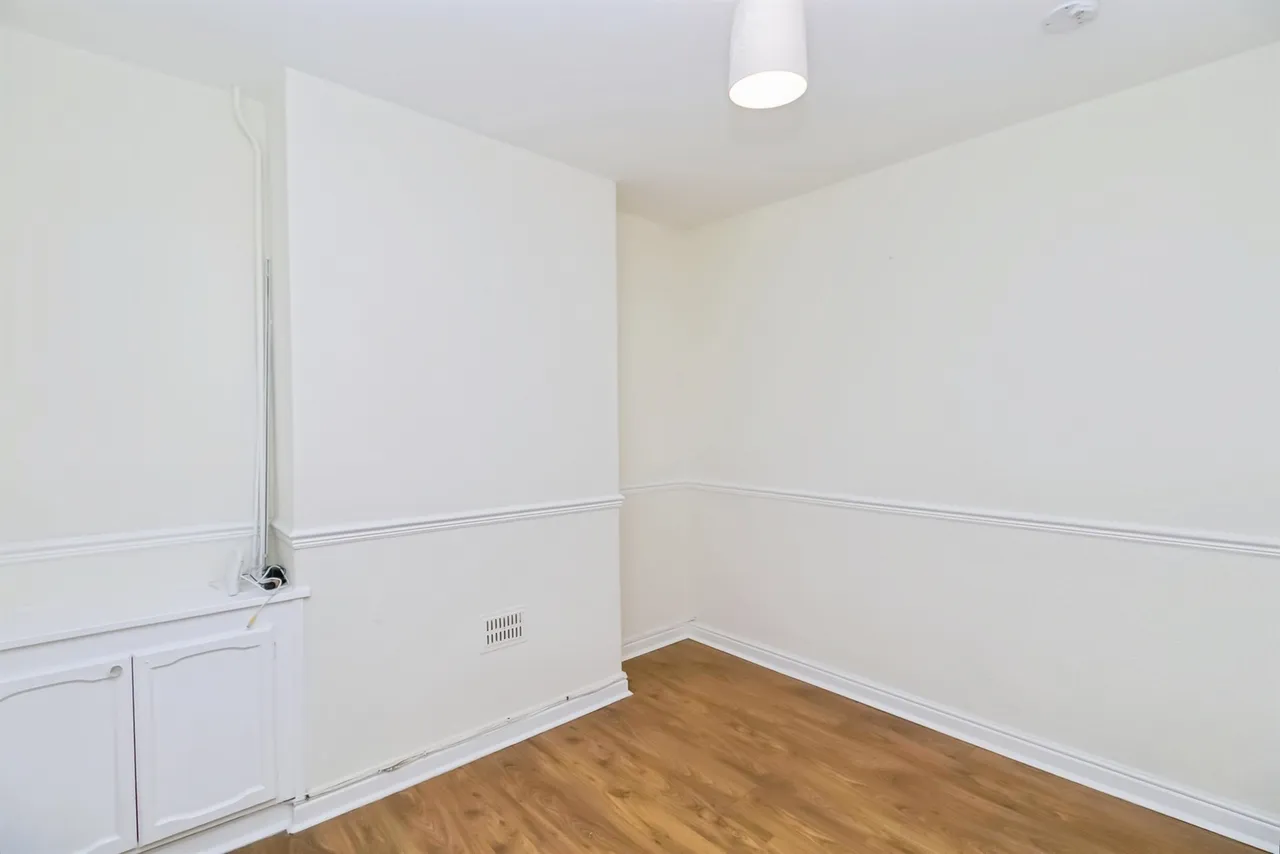 Phyllis Street, Barry, CF62, photo 3