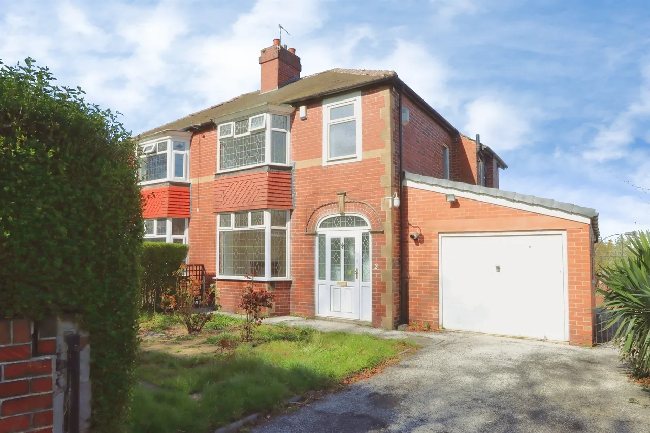 3 bed house for sale — Boston Castle Grove, Moorgate, Rotherham