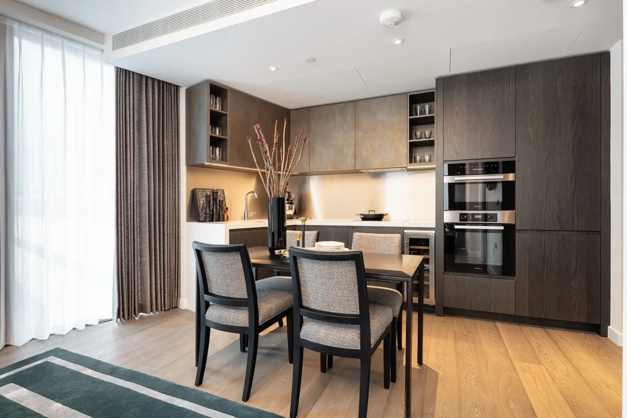 Nine Elms Lane, London, SW8, photo 4