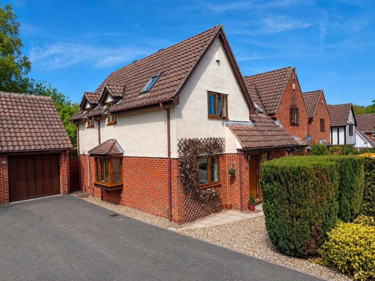 2 bed house for sale — Almond Close, Orchard Heights