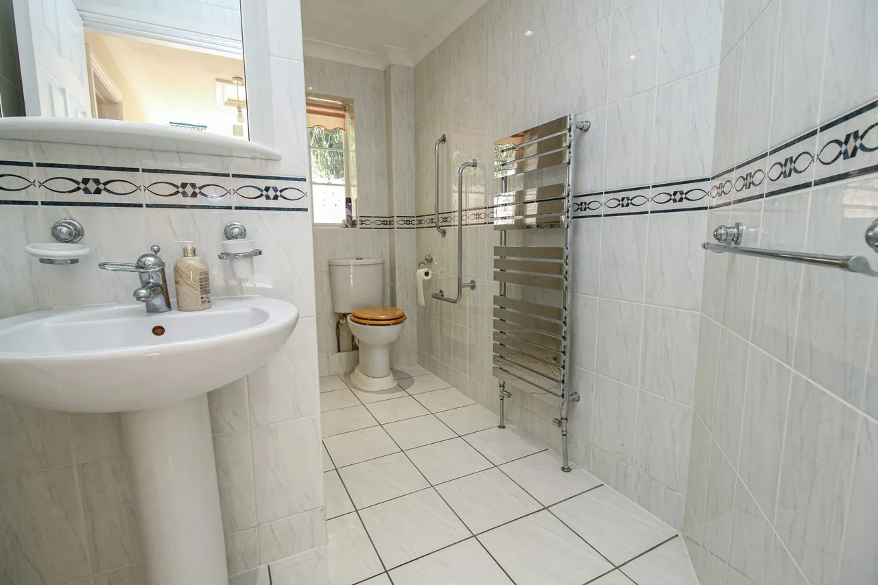 28a Queens Road, Fleet, GU52 7LE, photo 8