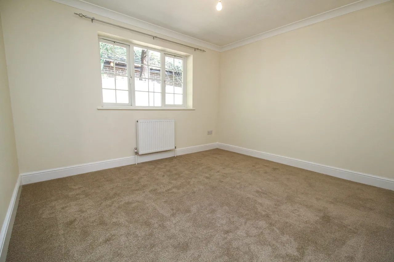 28a Queens Road, Fleet, GU52 7LE, photo 6