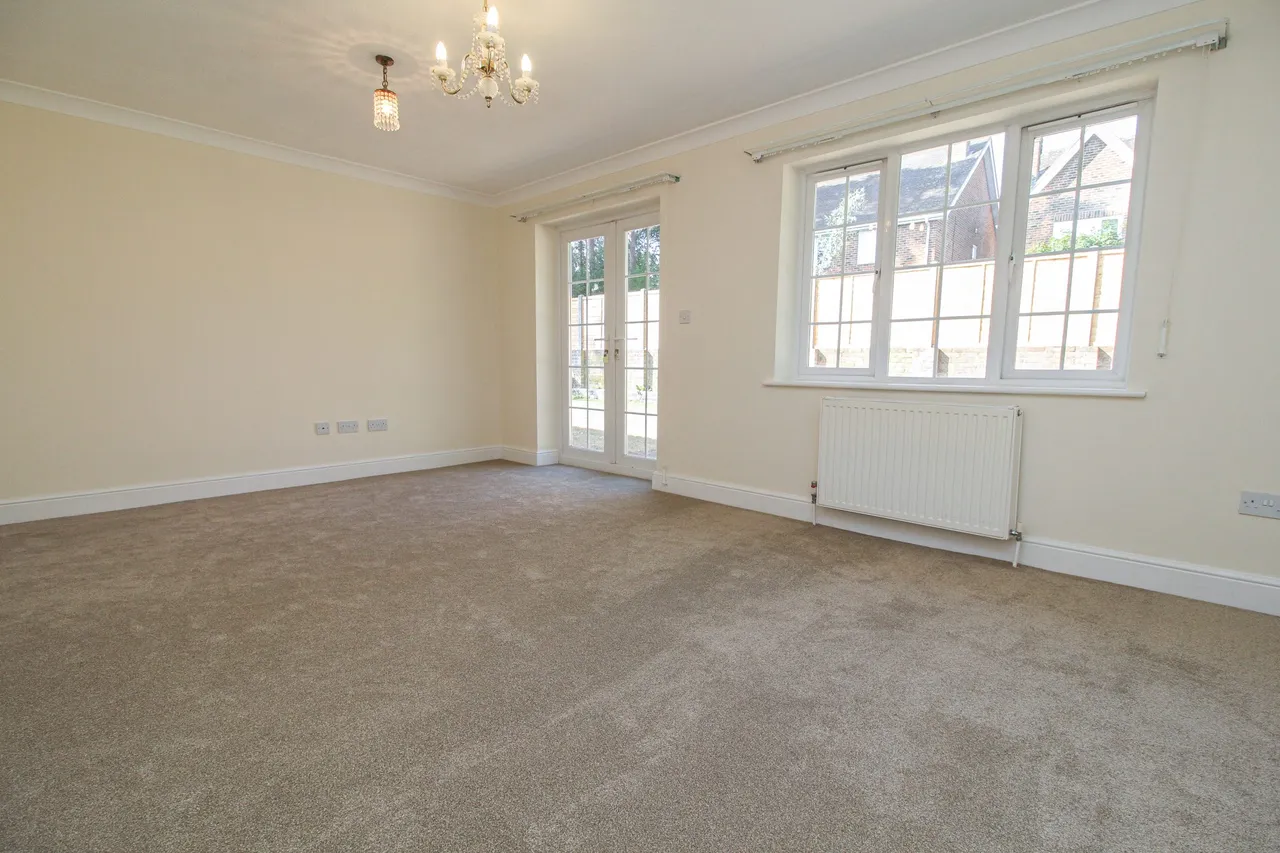 28a Queens Road, Fleet, GU52 7LE, photo 3