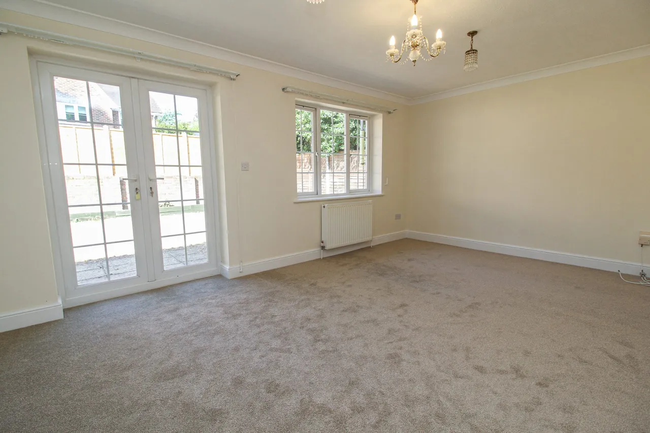 28a Queens Road, Fleet, GU52 7LE, photo 5