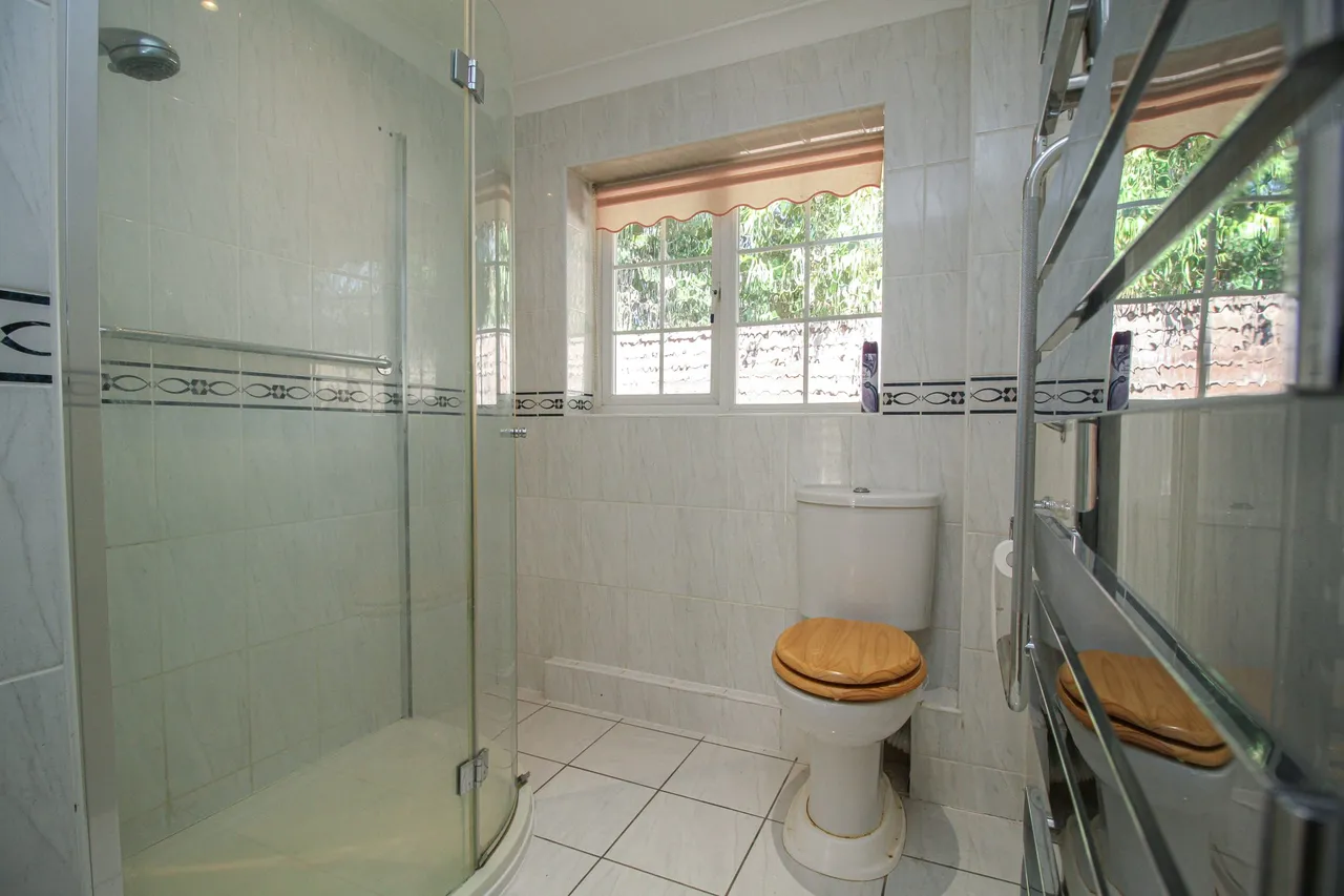 28a Queens Road, Fleet, GU52 7LE, photo 9