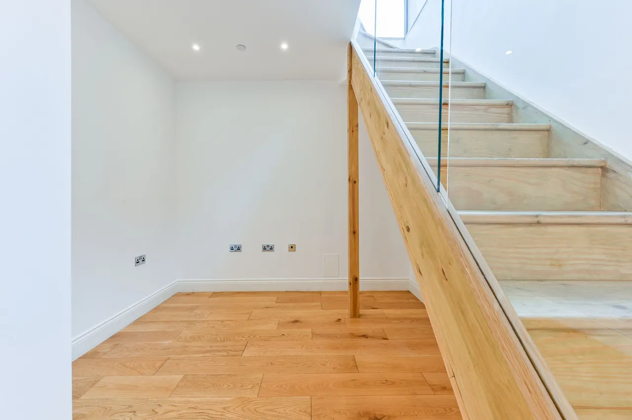 5 Slindon Court, Stoke Newington High Street, London, photo 9