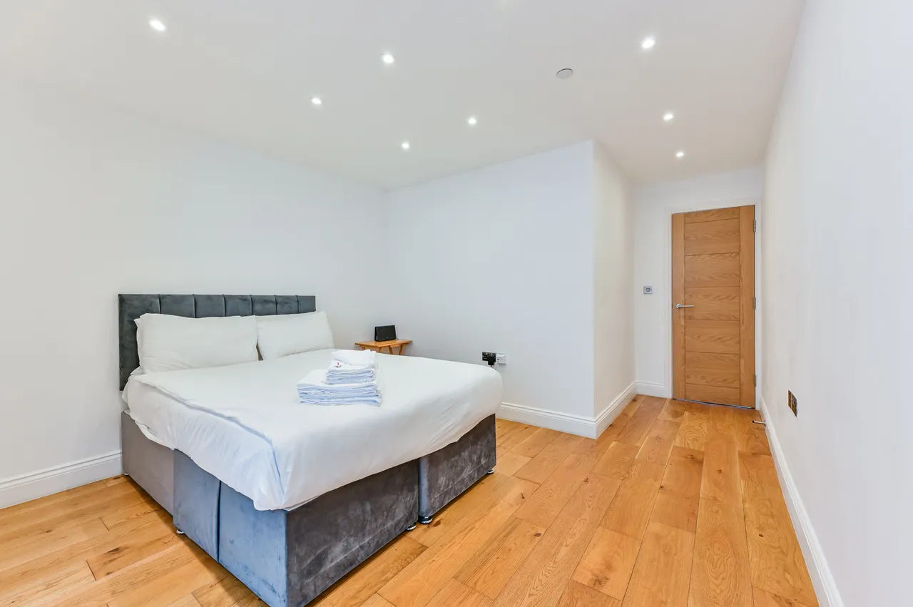 5 Slindon Court, Stoke Newington High Street, London, photo 4
