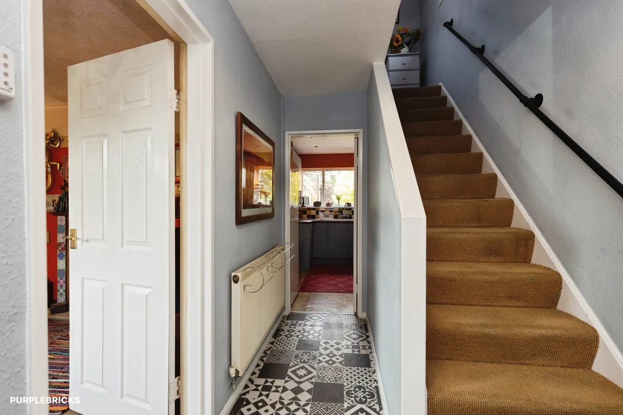 Two Hedges Road, Cheltenham, GL52, photo 3