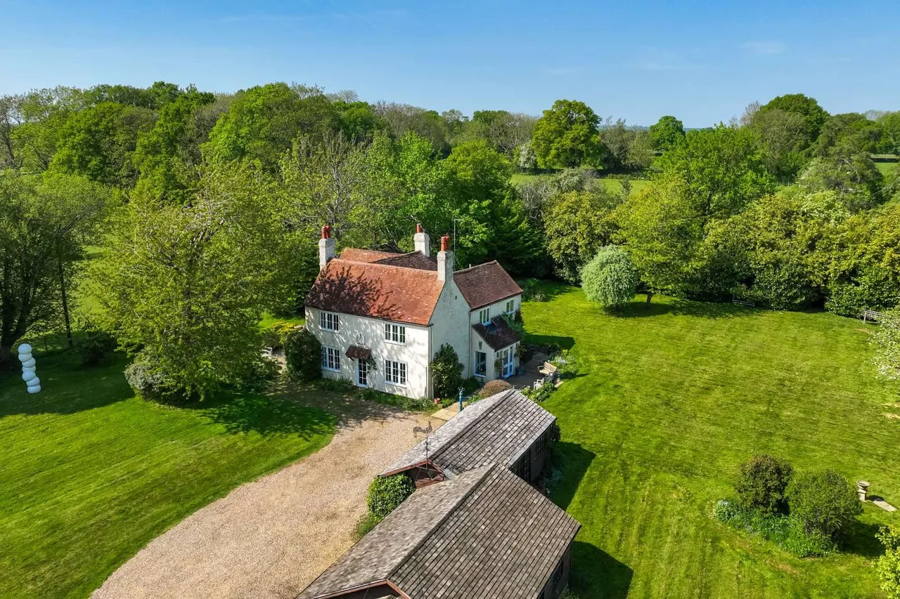 Ballinger, Great Missenden, Buckinghamshire, HP16 0RR, photo 2