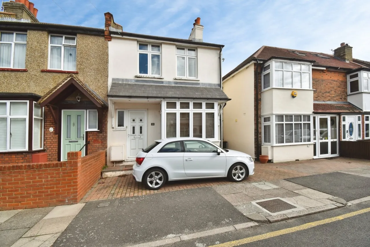 2 bed house to rent — Haywood Road, Bromley, BR2
