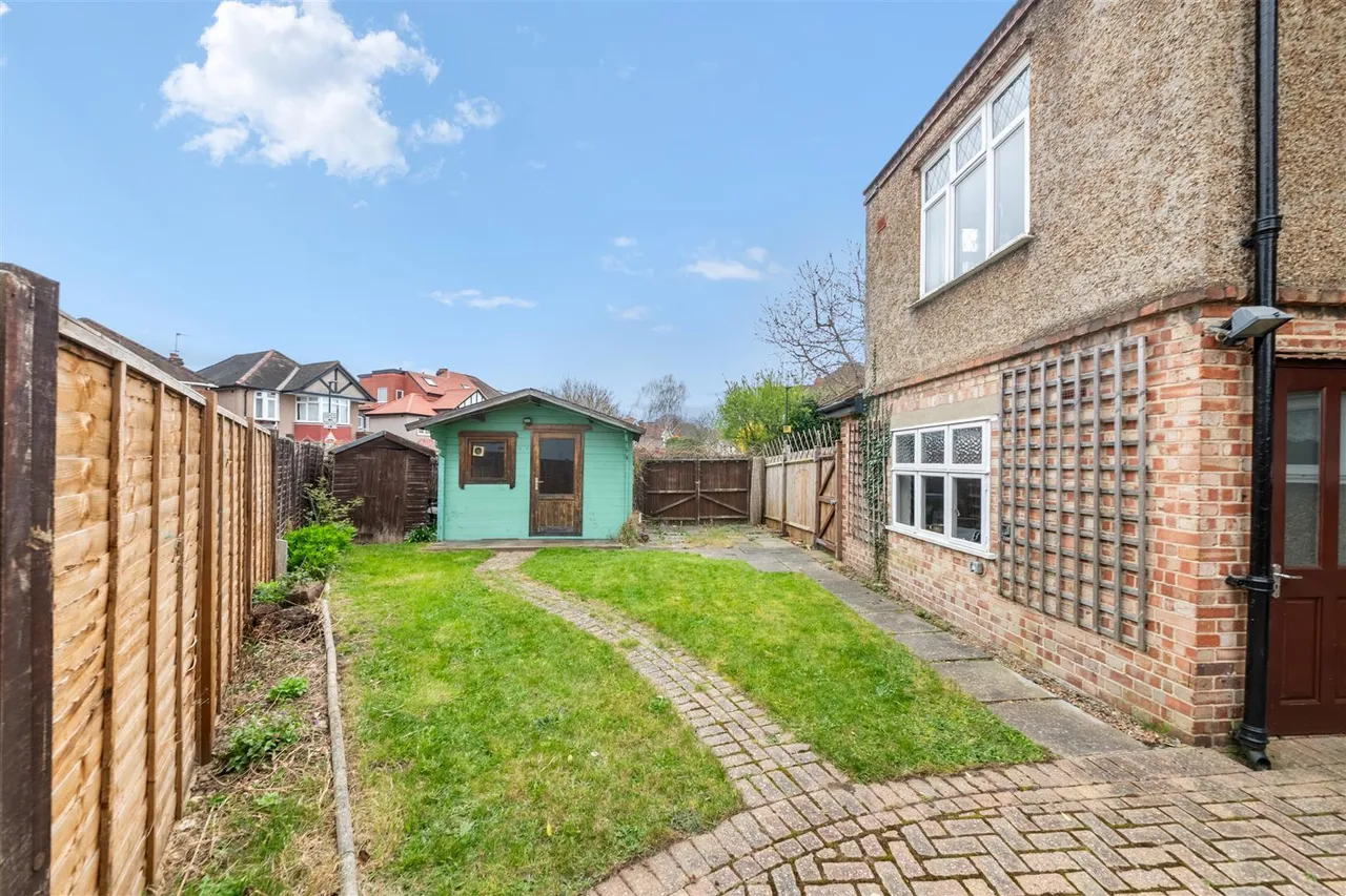Ryecroft Avenue, Twickenham, photo 12