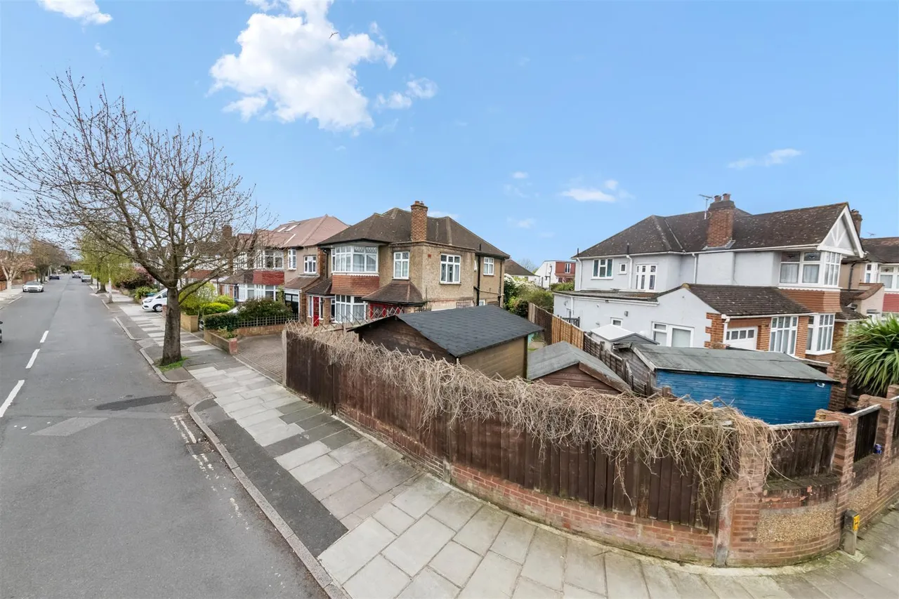 Ryecroft Avenue, Twickenham, photo 14
