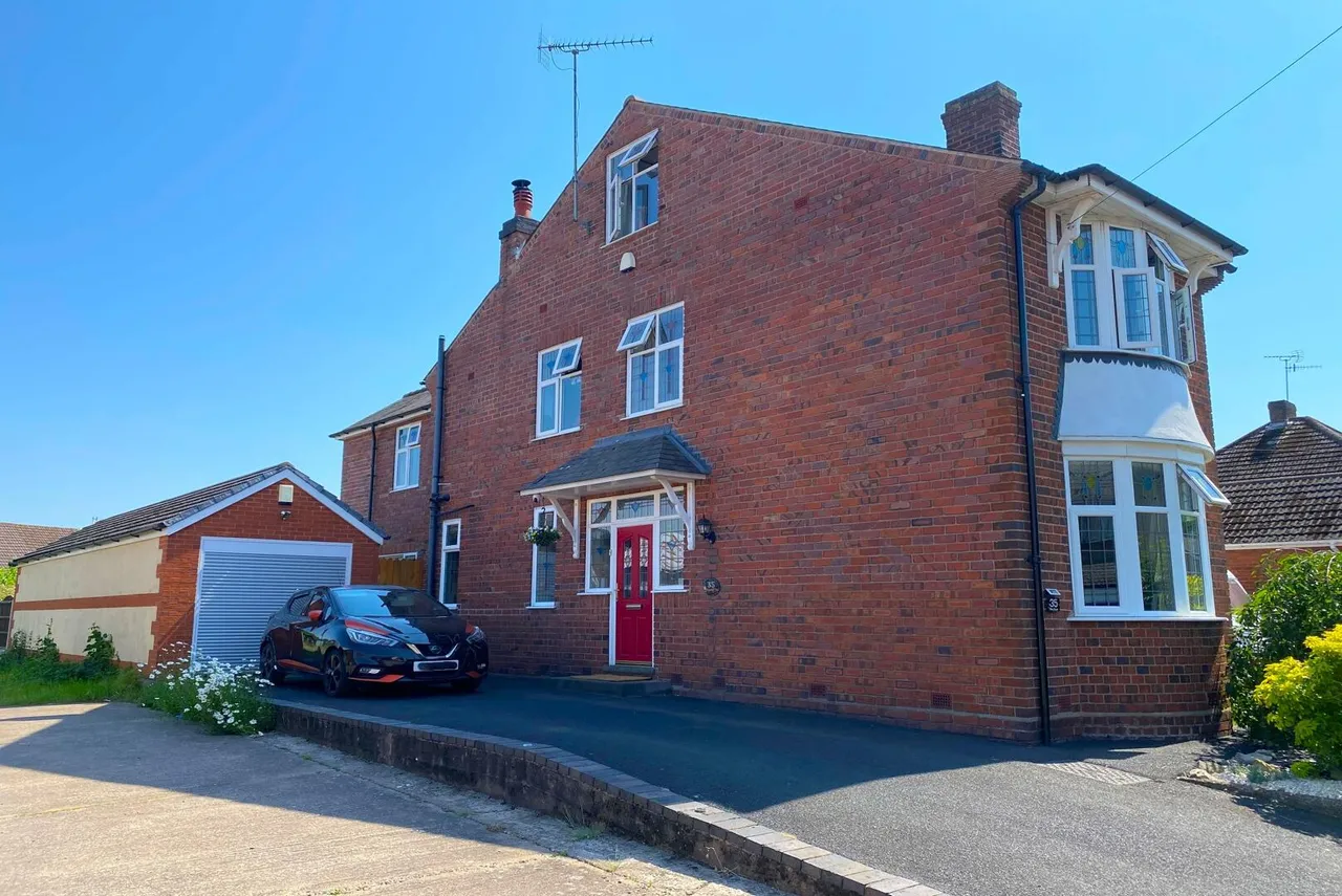 New Street, Quarry Bank, Brierley Hill, photo 32