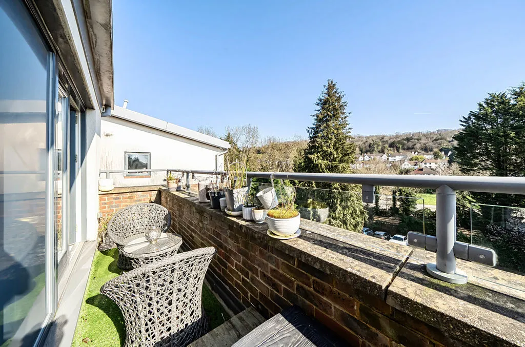 Valley Road, Kenley CR8 5DG, photo 14