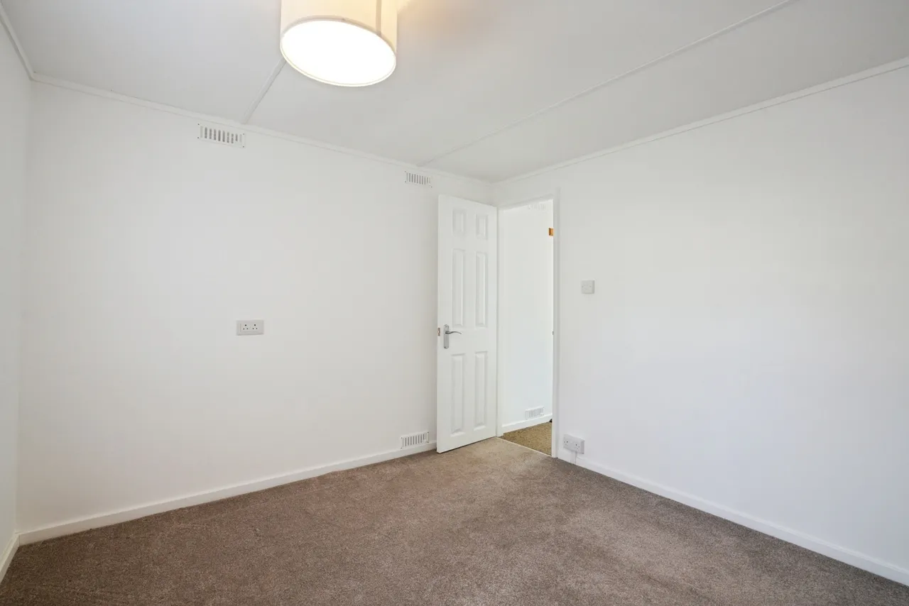 Hazelmere Avenue, Buckler Village, PL25, photo 9
