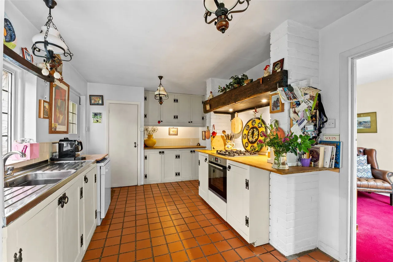 Wheeler Avenue, Oxted, RH8, photo 5