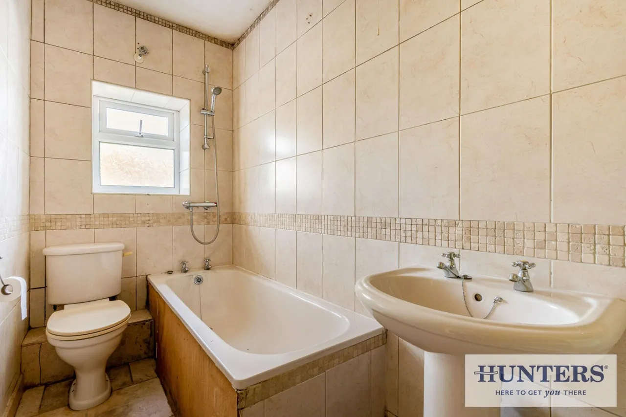 Otley Road, Guiseley, LS20, photo 14