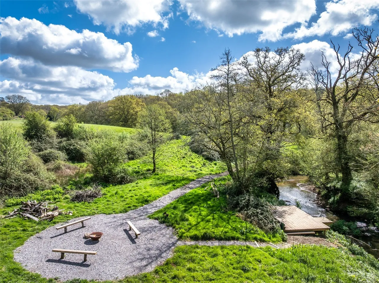 River Common, Petworth, GU28, photo 3
