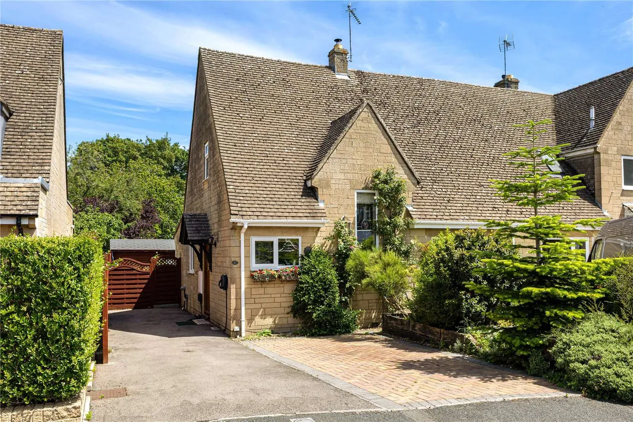 3 bed house for sale — Maugersbury Park, Stow on the Wold, Cheltenham, Gloucestershire, GL54 1DU