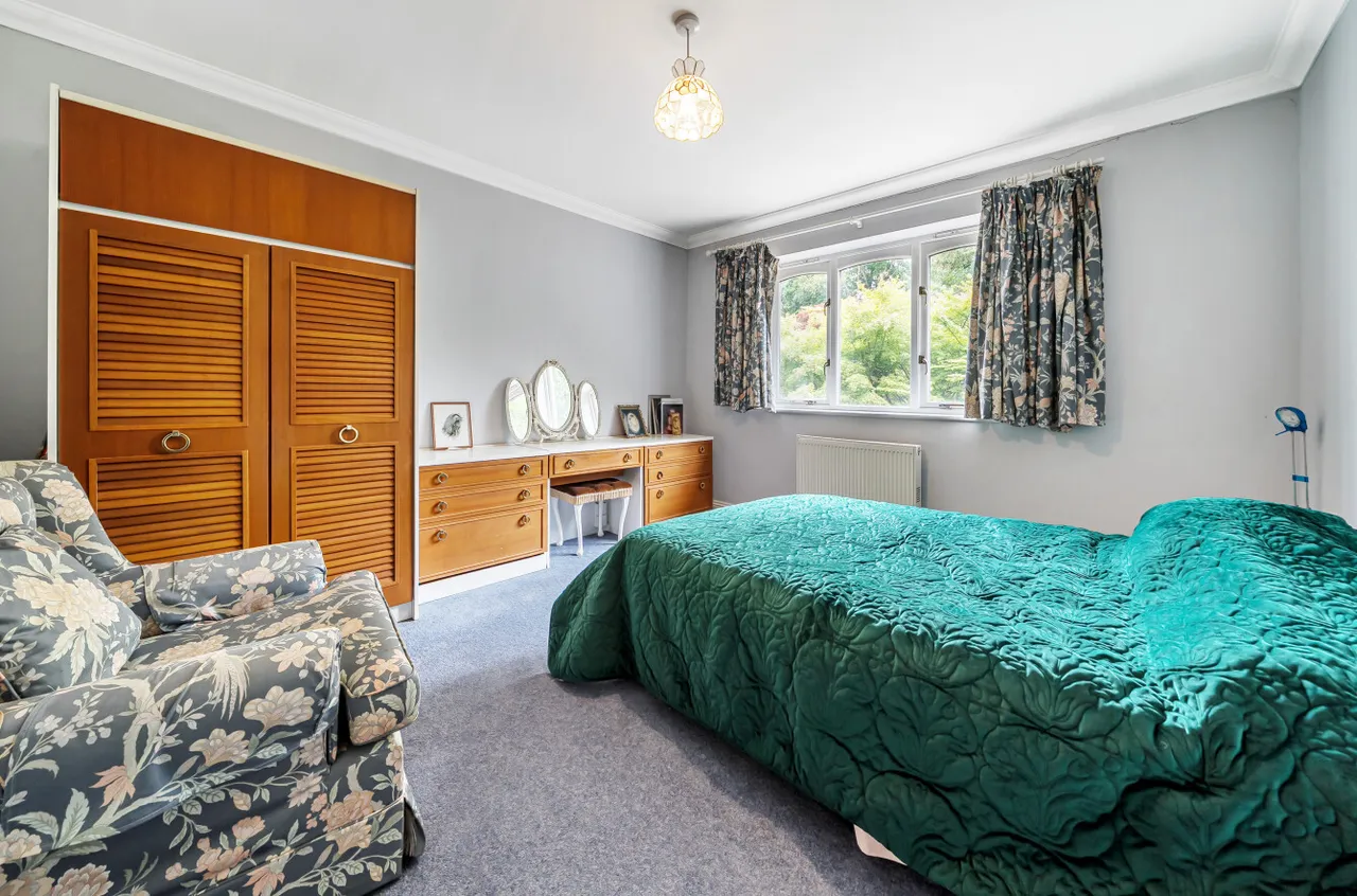 Brackendale Road, Camberley, Surrey, GU15 2JR, photo 5
