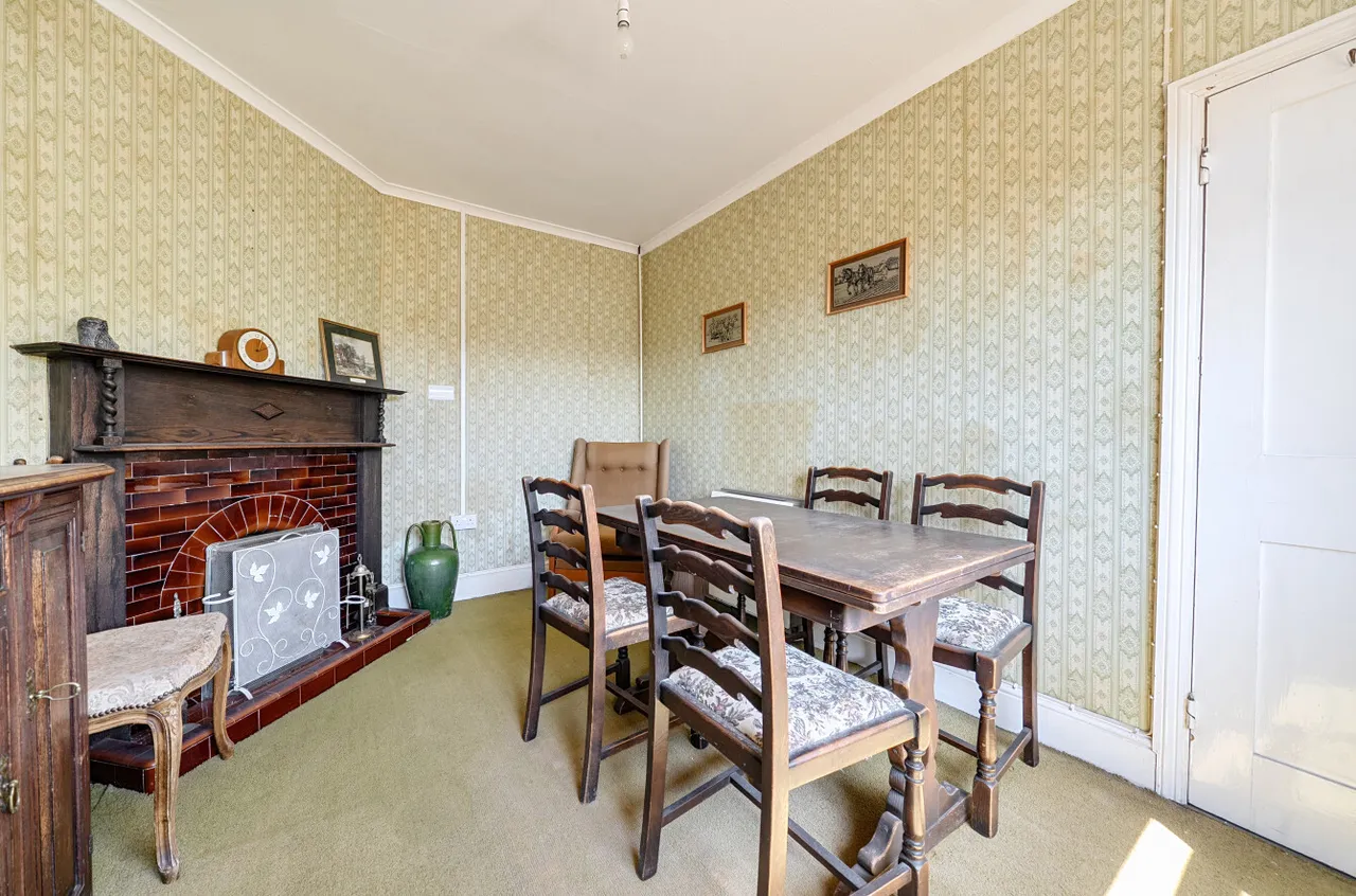 Warren Corner, Ewshot, Farnham, Hampshire, GU10 5AT, photo 11